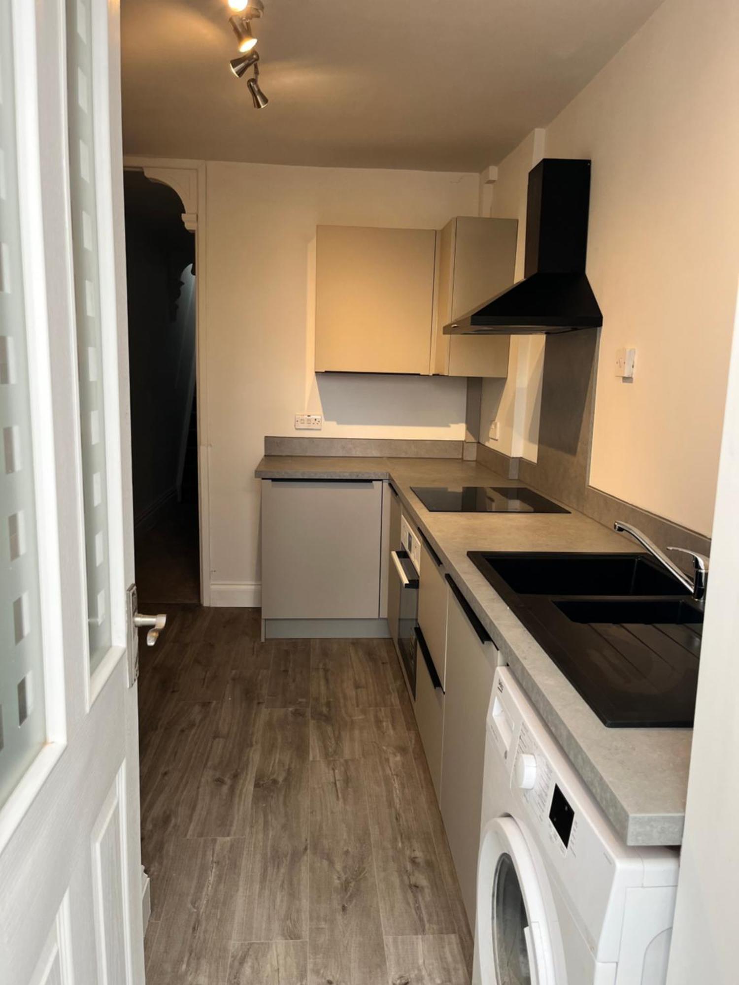 Southsea Homestays - Three Bedroom Home, Sleeps 8 - With Garden & Hot Tub Portsmouth Exteriör bild