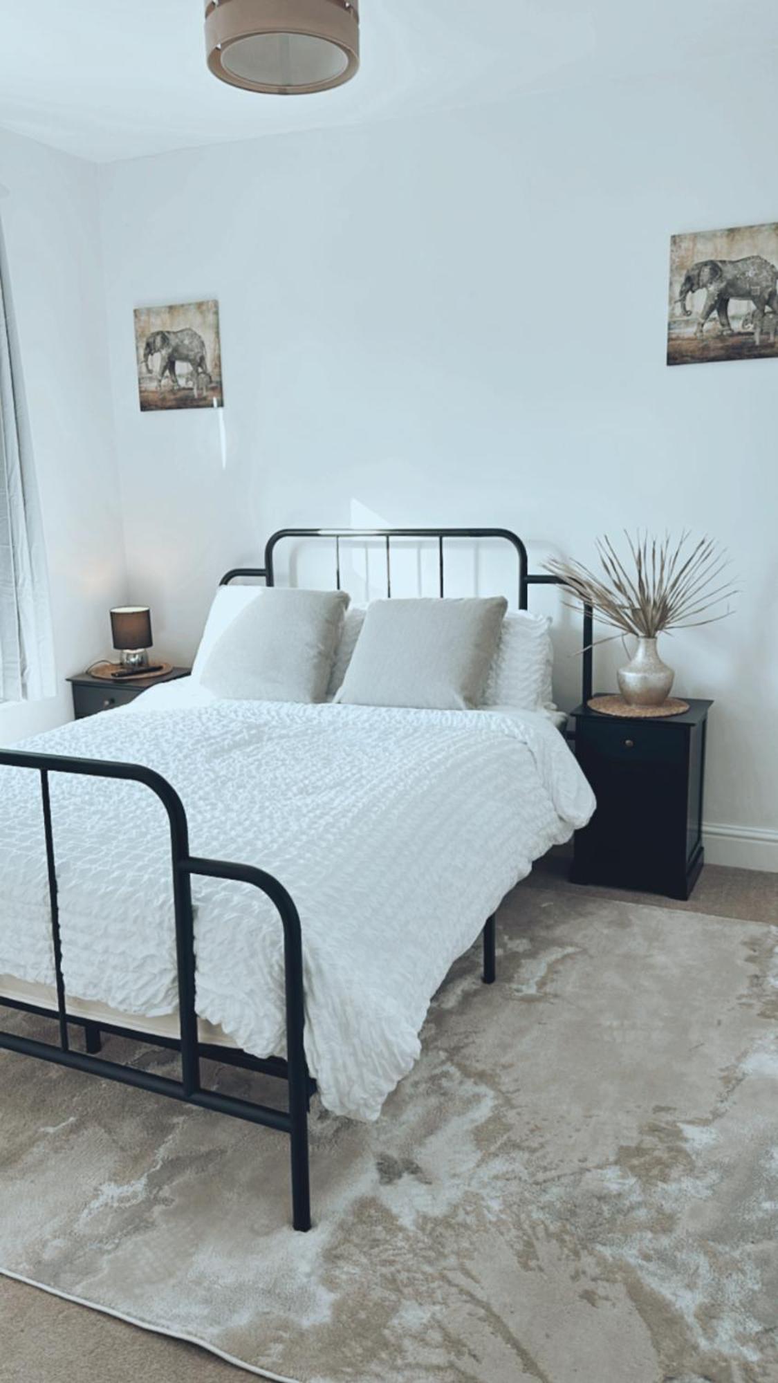 Southsea Homestays - Three Bedroom Home, Sleeps 8 - With Garden & Hot Tub Portsmouth Exteriör bild